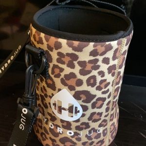 HydroJug Leopard V2 sleeve